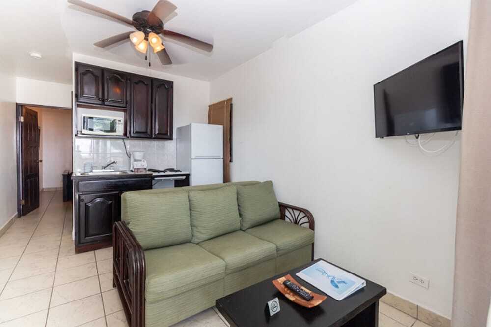 Aqua Vista Beachfront Suites by null