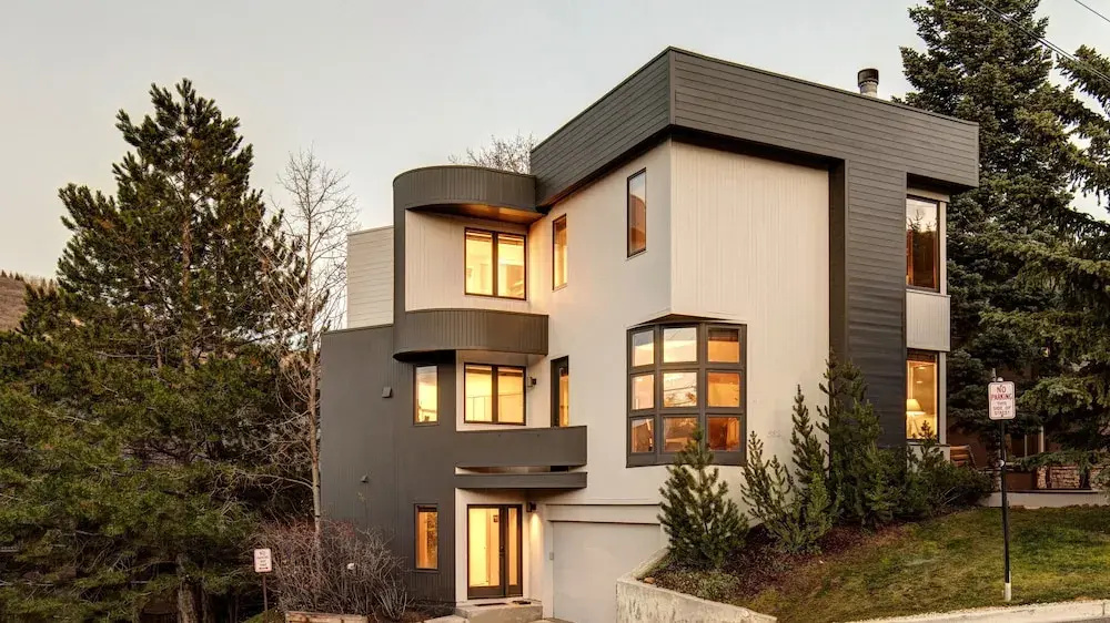 1382 Empire Mountain Ski Home 4 Bedroom Home by RedAwning