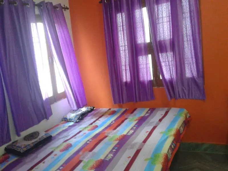 16 Mani Guest House