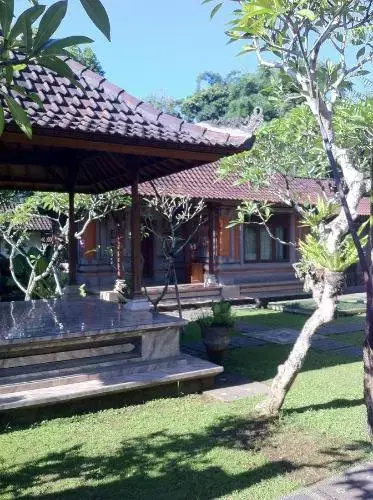 Nayas House