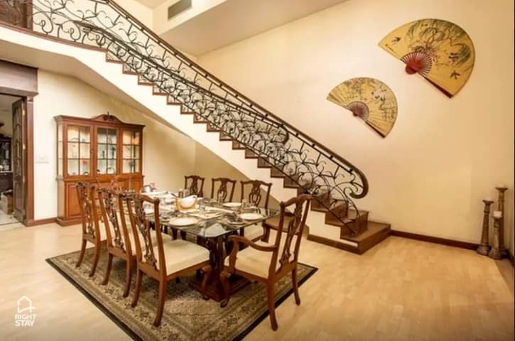 gallery_image_hidden_5