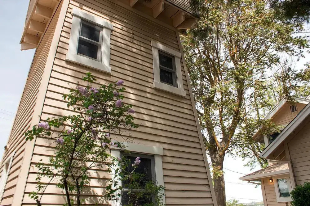 Twist Ranch 5 Br home by RedAwning
