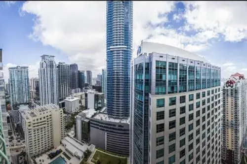 The Club At Brickell Bay by Executive Corporate Re - Général