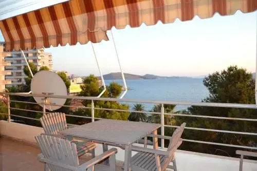 Saint Tropez Apartments - фото 8