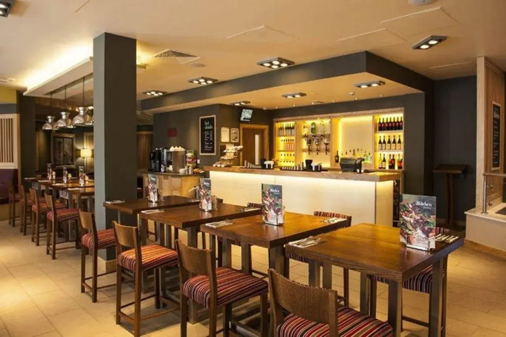 Food & Beverage