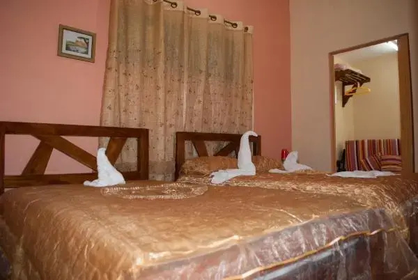 gallery_image_hidden_6
