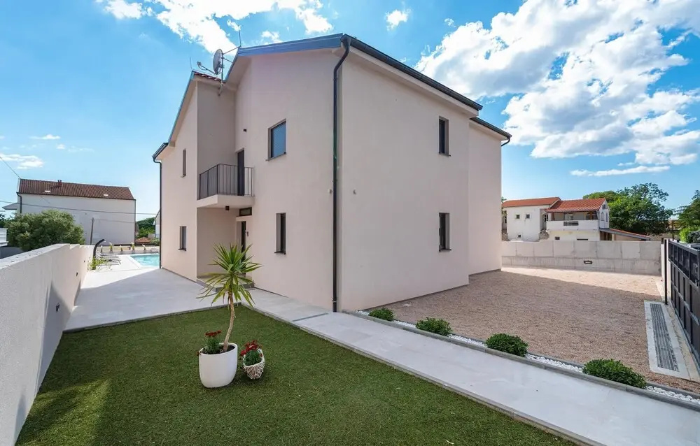 Nice Home in Biograd na Moru With 5 Bedrooms, Wifi and Outdoor Swimming Pool