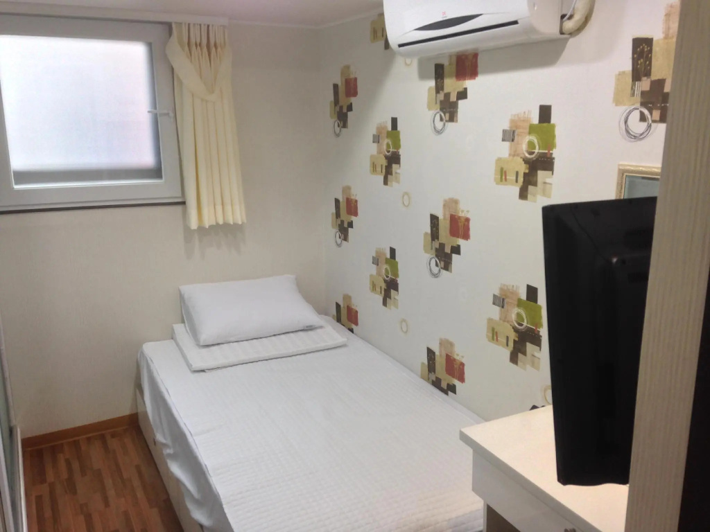 Hostel Chloe — 5