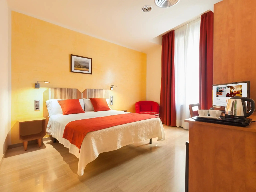 Standard Double room (full double bed)