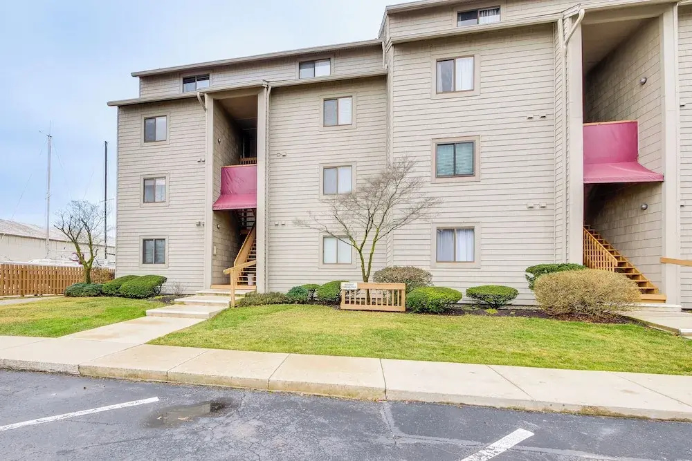 Lakefront Port Clinton Condo w/ Boat Dock & Slip!