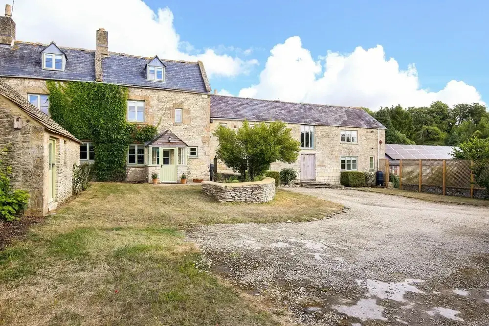 Rustic Cotswolds Farmhouse by Burford