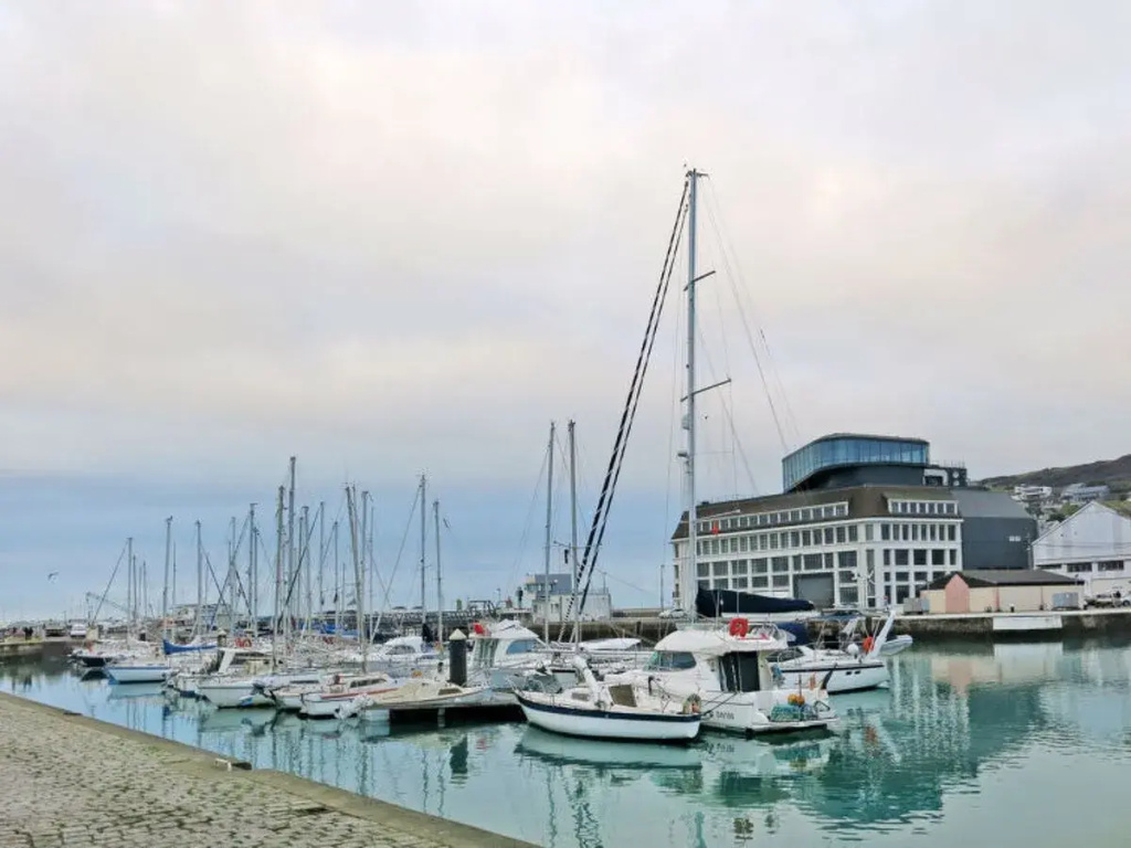 Beach & Waterfront