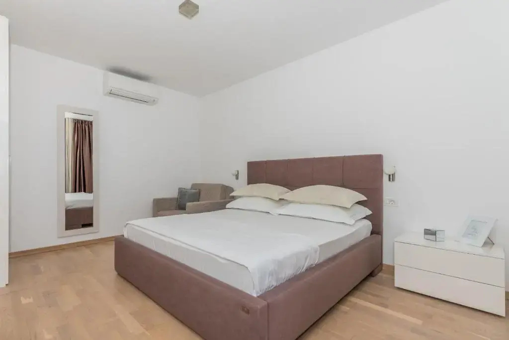 2 Bedrooms Comfort Apartment with sea view
