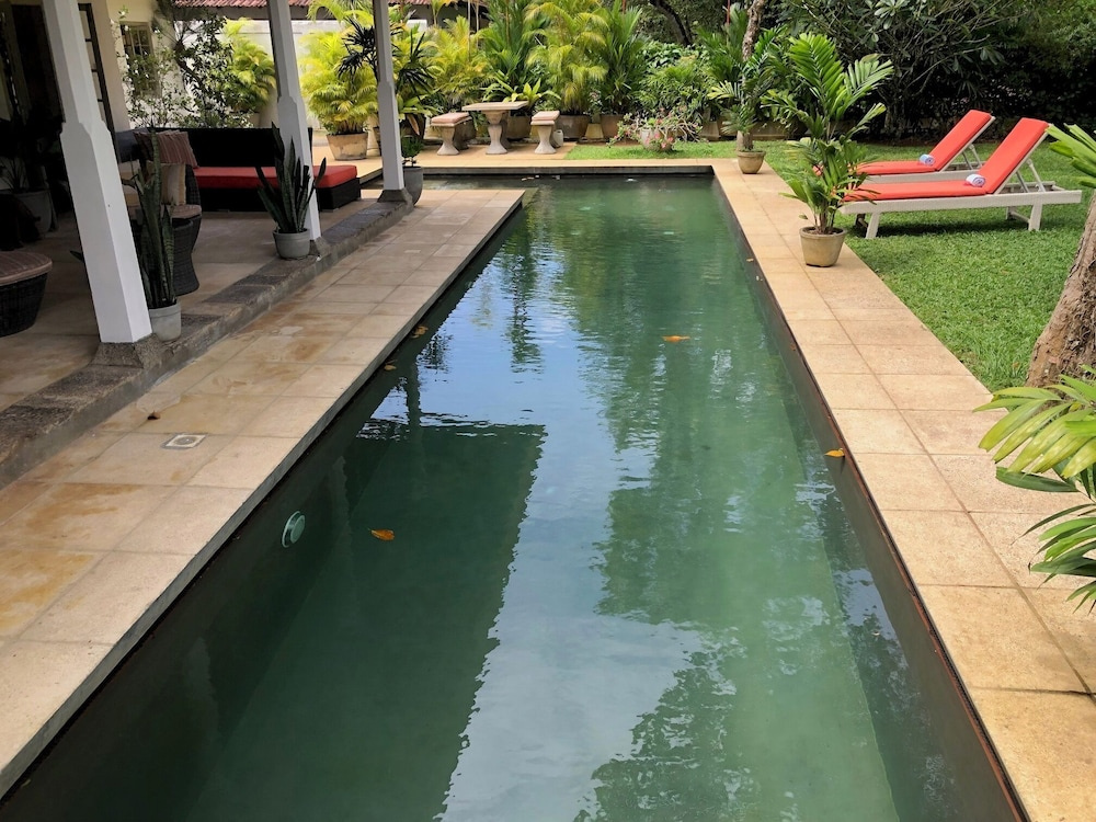 Leonora House, Talpe