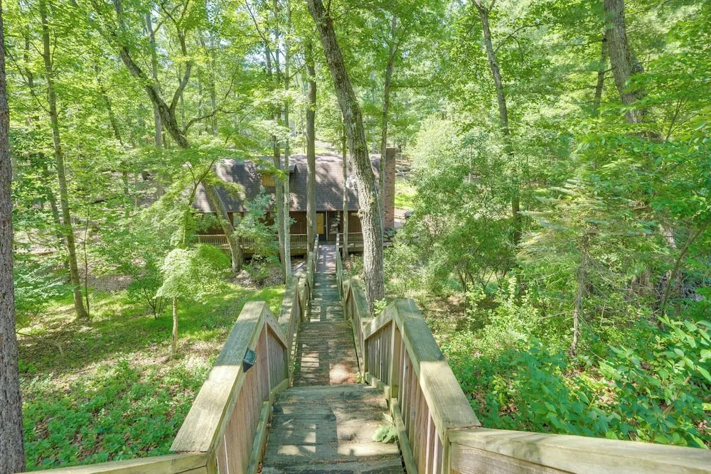 Cozy Cabin Near Massanutten Resort & Water Park!