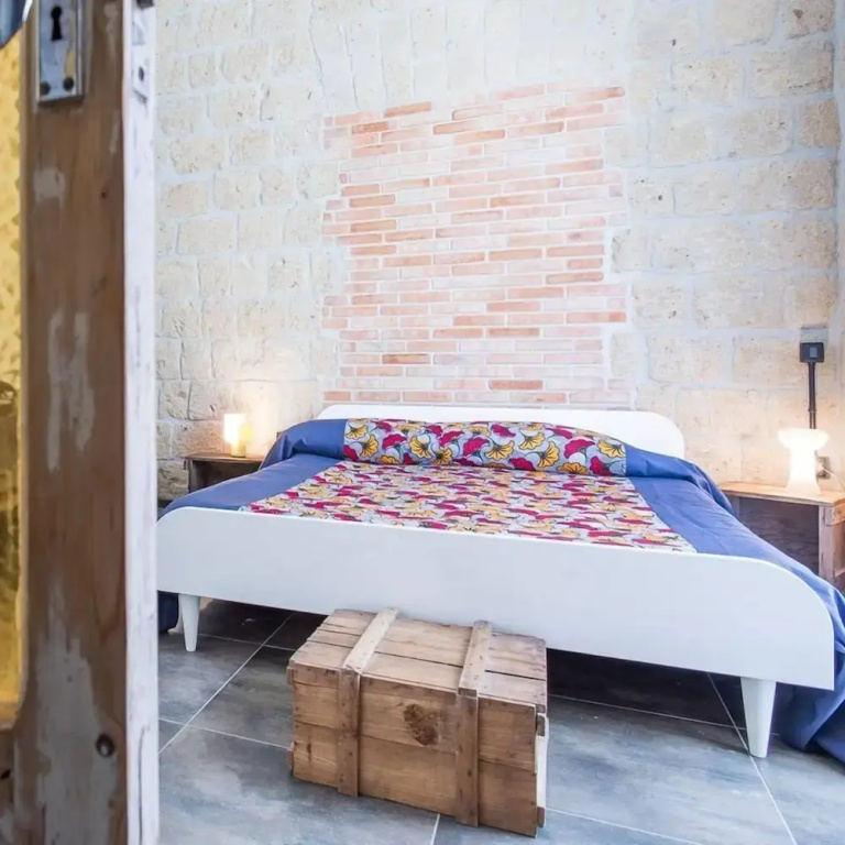 5 Bedrooms Apartment with balcony