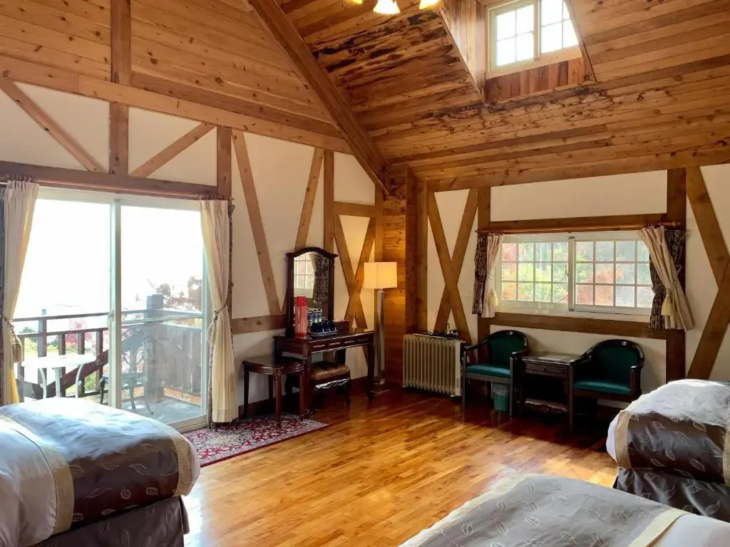 Standard Triple room with balcony