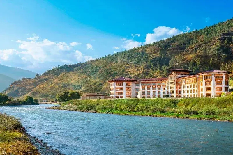 1 Bedroom Royal Double Suite with river view full double bed