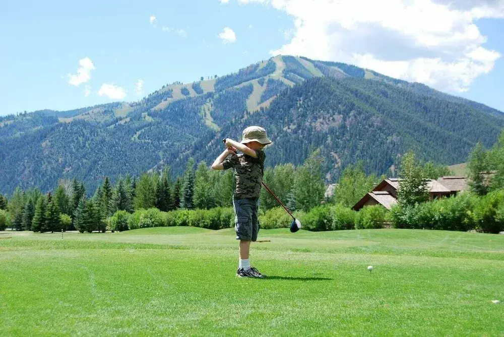 Corrock Style - Luxury Hot Tub Home Near Ski Lifts & Downtown Ketchum!