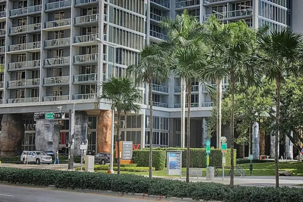 Deluxe 5 Star Condo Iconbrickell@25Th, Free Spa/Gym/Pool