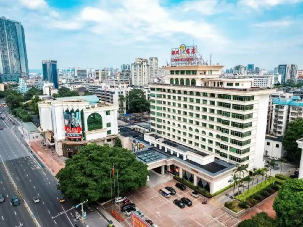 Liuzhou Hotel （South Gate） - фото 10