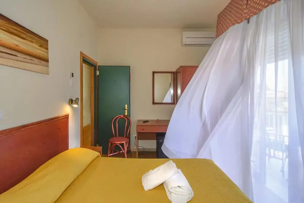 Economy room
