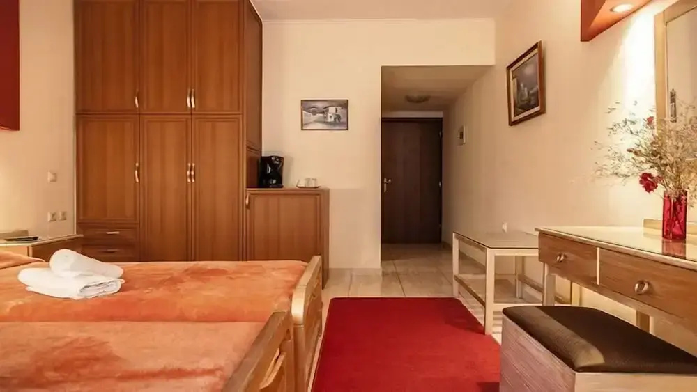 Standard Double room with balcony (full double bed)