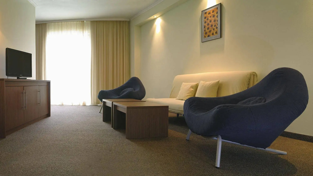 Lobby & Reception