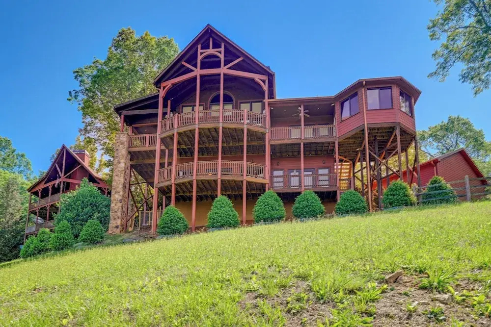 Hiawassee Vacation Rental: 1 Mi to Lake Chatuge!