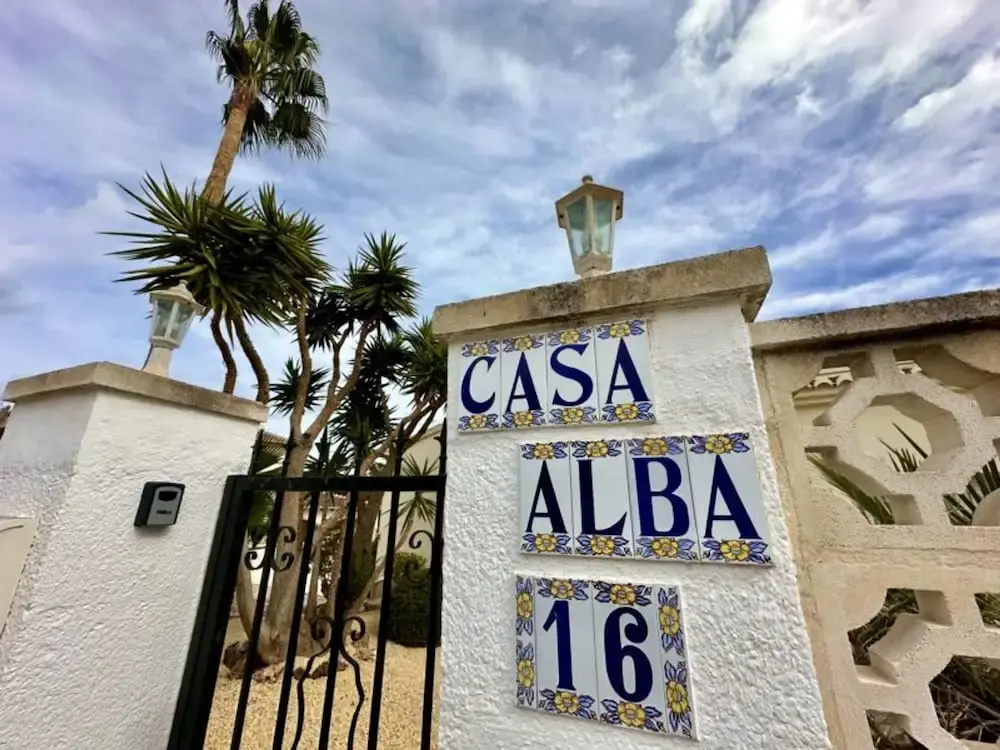 Three Bedroom Villa With Private Pool in Moraira