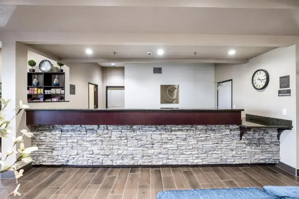 Lobby & Reception