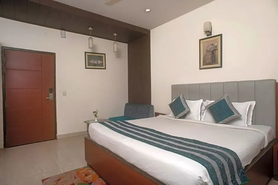Superior Double room (full double bed)