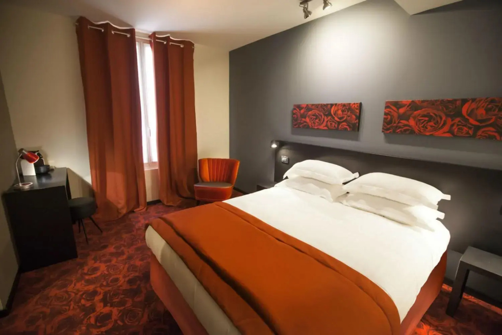 Superior Double room (full double bed)