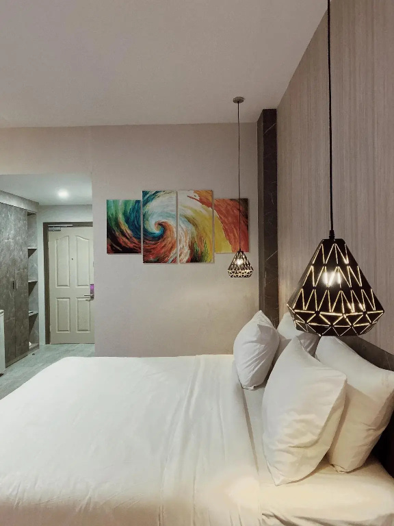 Executive Double room (full double bed)