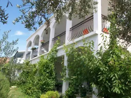 Olive Garden Apartments