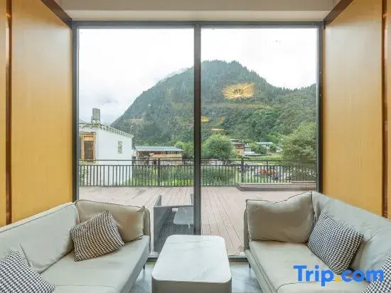 Zouqi Luxing Hotel (Yubeng Village)