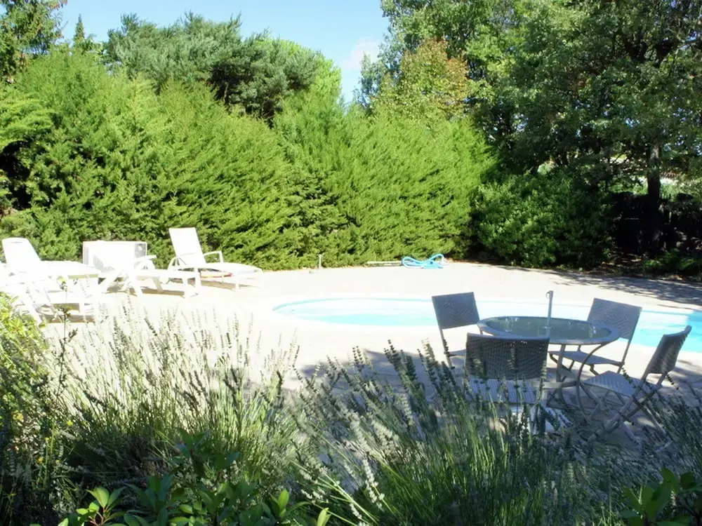 Charming Holiday Home in Régusse, Provence With Terrace
