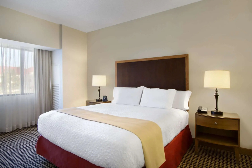 Embassy Suites by Hilton Detroit Metro Airport - Général