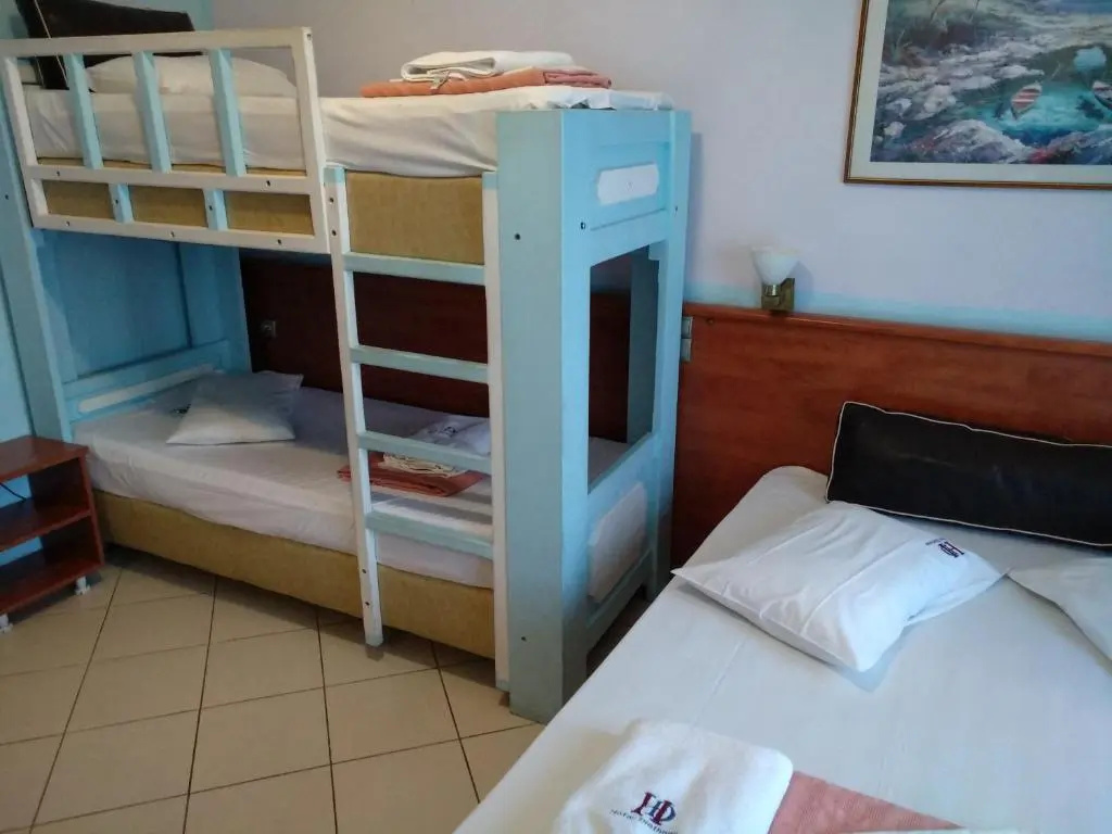 Classic Quadruple room