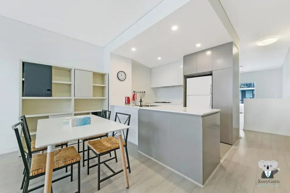 Kozyguru | Mascot | 2Bed 2Bath-Free Double-Parking