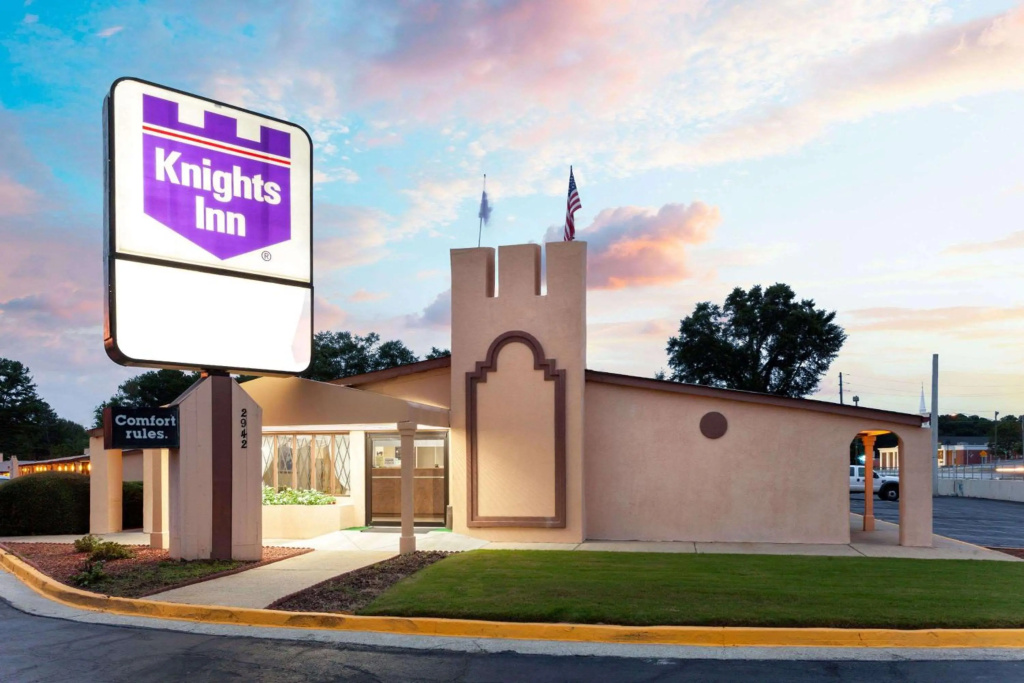 Knights Inn Tucker