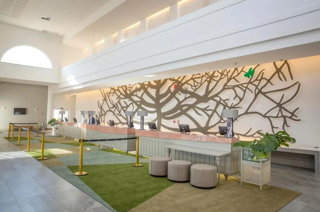 Lobby & Reception