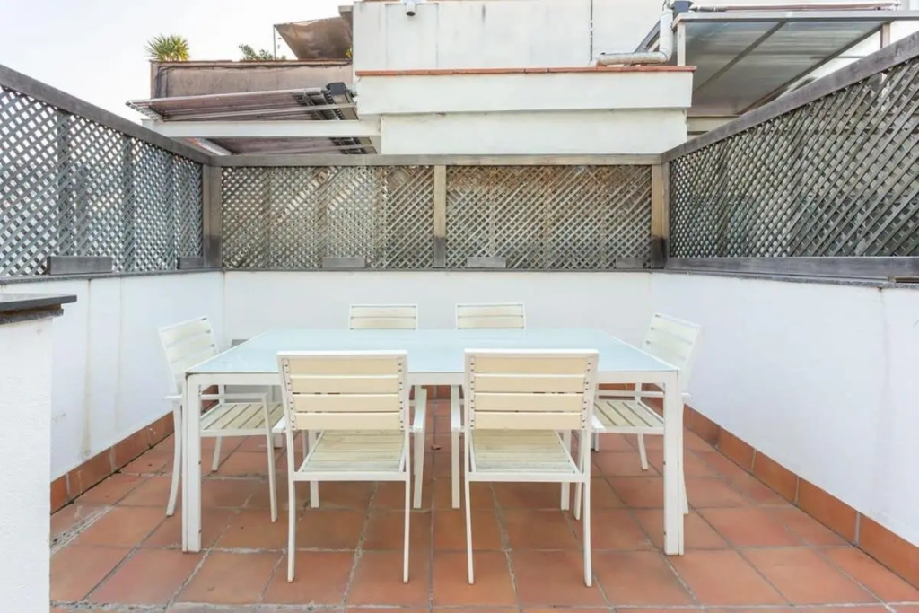Spacious and Elegant 4 Bedroom with Private Terrace
