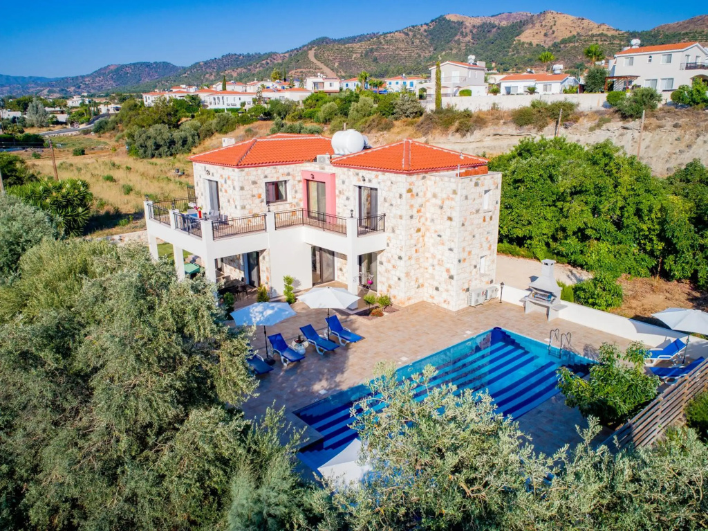 Serenity Villa with Private Pool - 200m to Sea or Beach