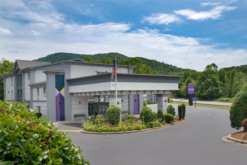 Spark by Hilton Asheville Blue Ridge Parkway