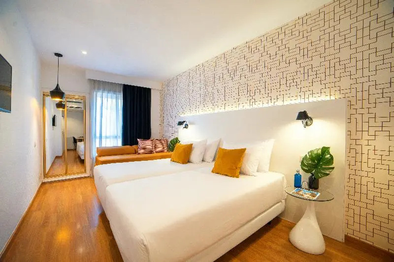 Superior Triple room