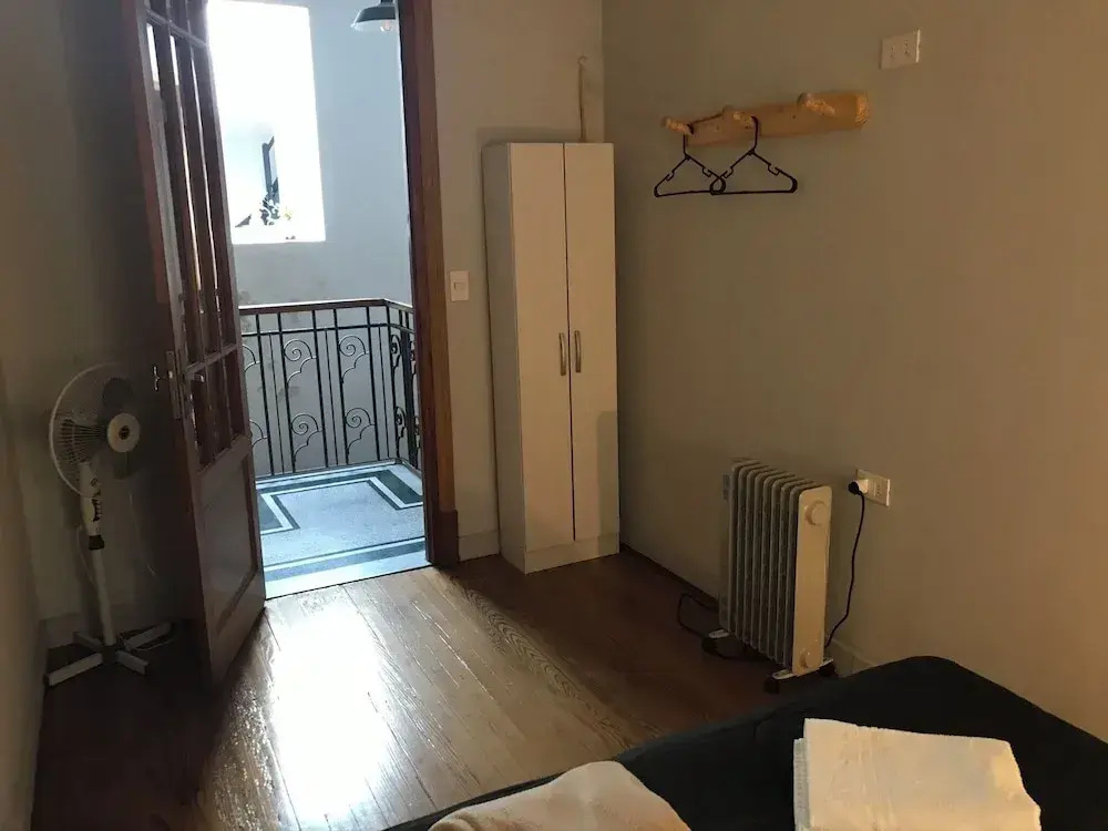 Economy room