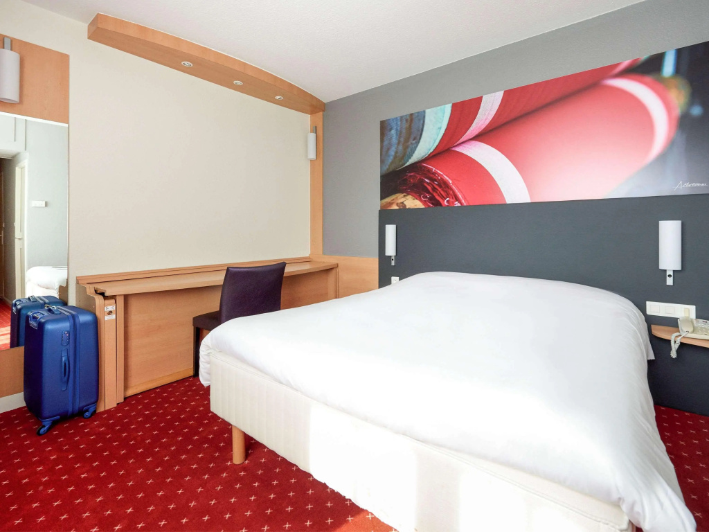 ibis Cholet — 5