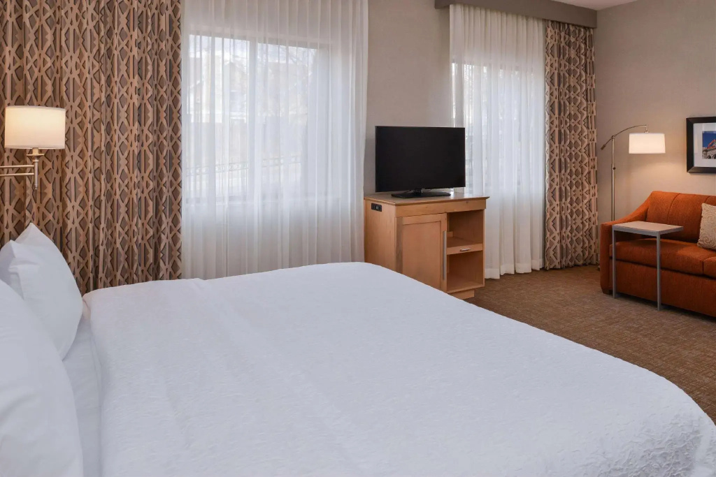 Double Studio (full double bed)