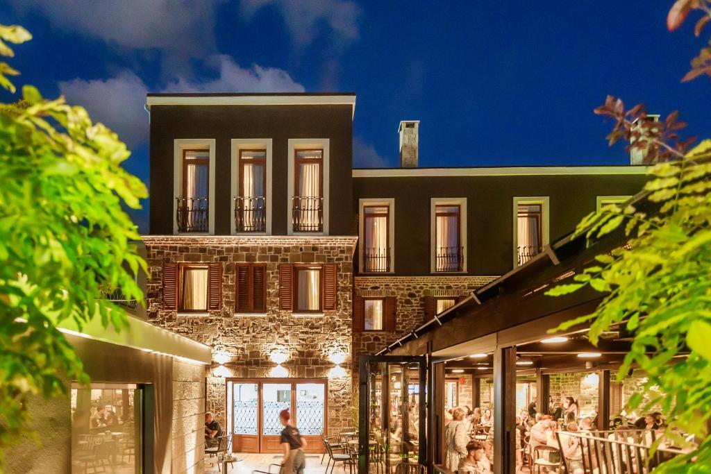 Vecchia Boutique Hotel image